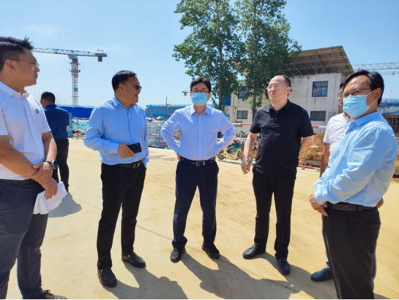 许昌市副市长赵鹏一行调研我校人文学部项目建设情况
