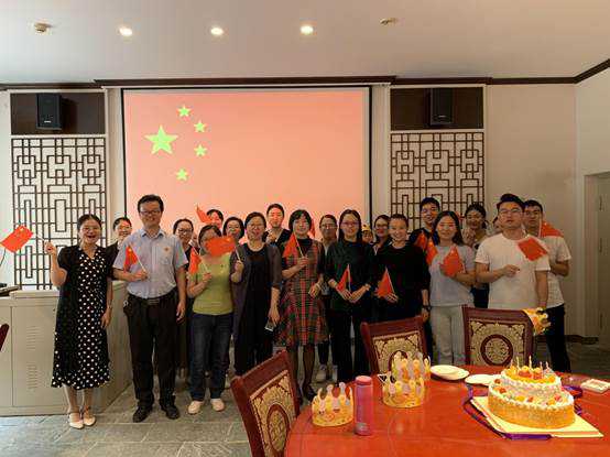 说明: D:\商学院工会\工会照片\fd25e89c918e67586c8d6002e4a4d2bd.jpg