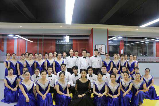 说明: D:\商学院工会\工会照片\6ce88e1441e2b145006354c36b76f645.jpg