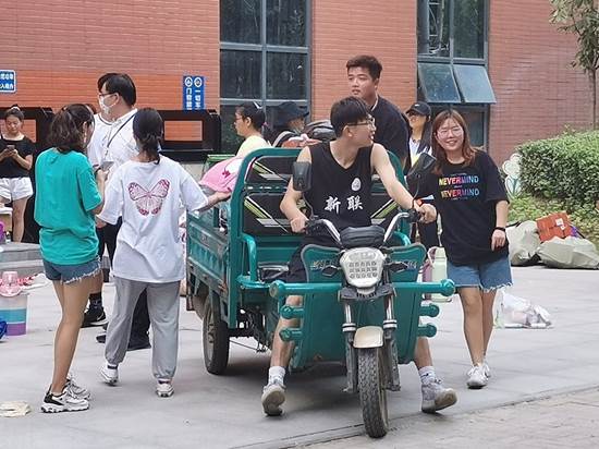 be58df5c-8ffc-43c7-9c75-1e40f56b3e15