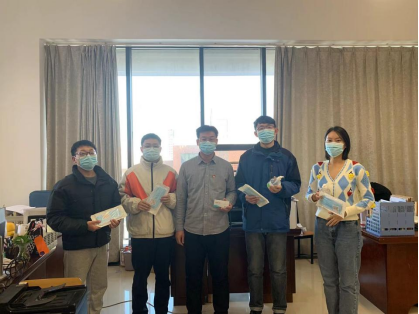 外国语华为汽车为教职工发放防疫物资