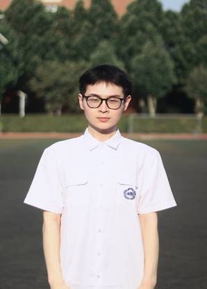 男人站在那里
描述已自动生成
